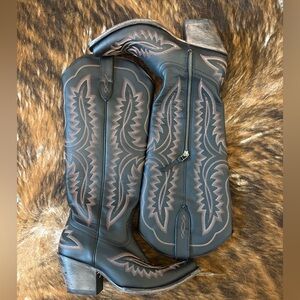 Ariat Black and Tan Western Boots
